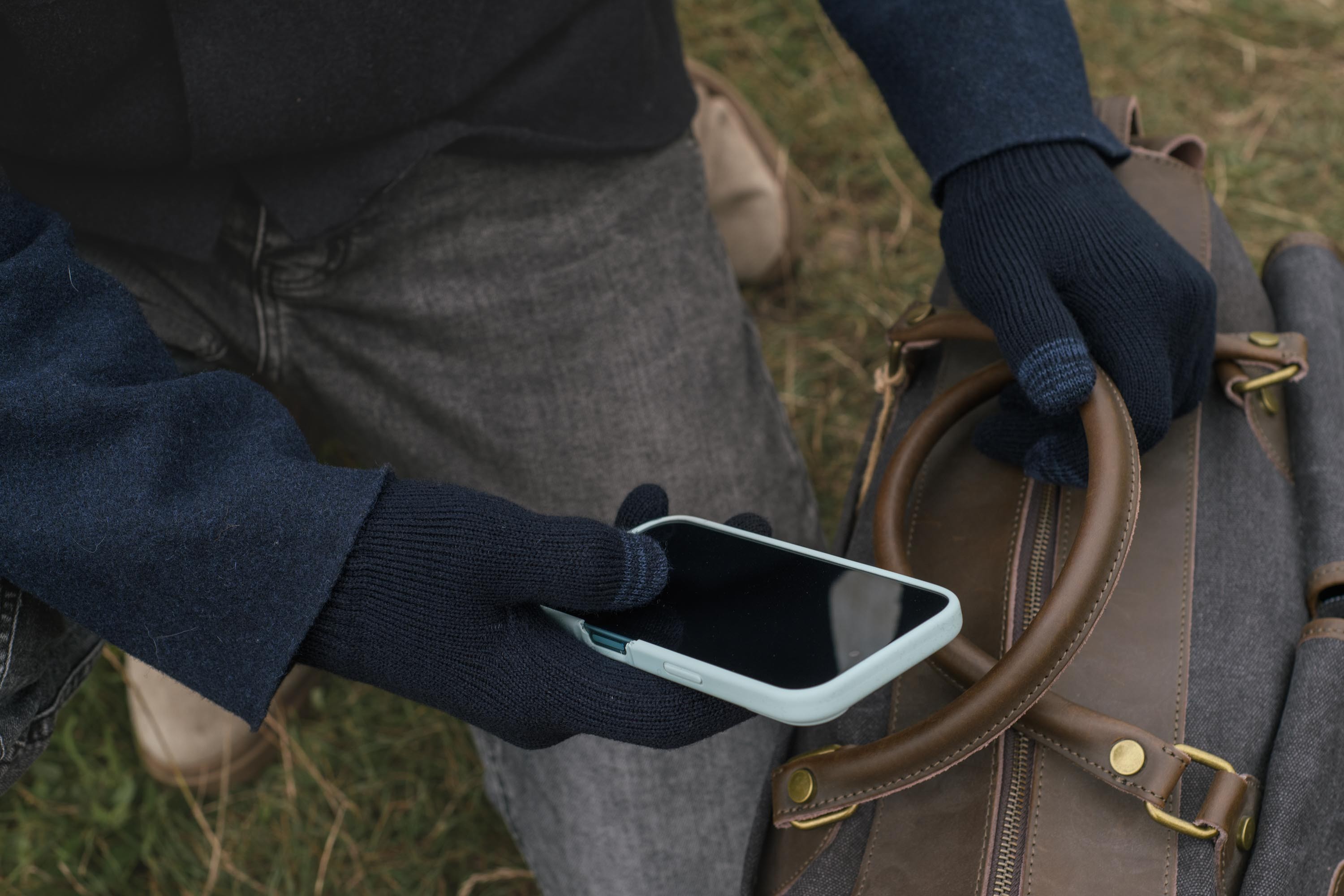 Touchscreen gloves